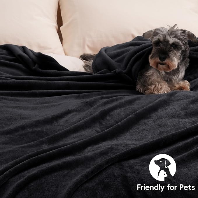 PHF Ultra Soft Fleece Blanket Twin Size, No Shed No Pilling Luxury Plush Cozy 300GSM Lightweight Blanket for Bed, Couch, Chair, Sofa Suitable for All Season, 66" x 90", Black